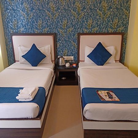 Hotel Janki International 3 Km From Kashi Vishwanath Temple Free Pickup From Railway Station Варанасі Екстер'єр фото