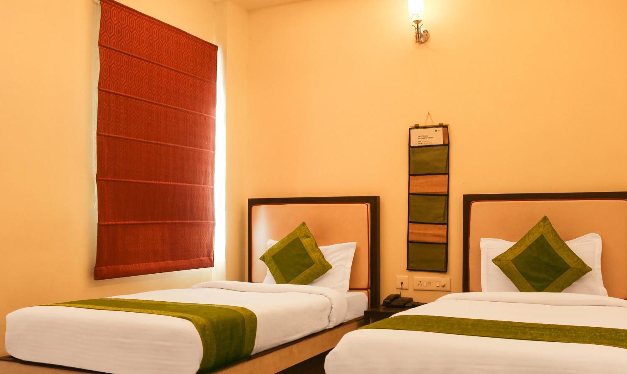 Hotel Janki International 3 Km From Kashi Vishwanath Temple Free Pickup From Railway Station Варанасі Екстер'єр фото