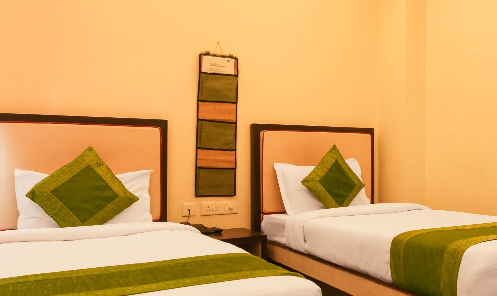 Hotel Janki International 3 Km From Kashi Vishwanath Temple Free Pickup From Railway Station Варанасі Екстер'єр фото