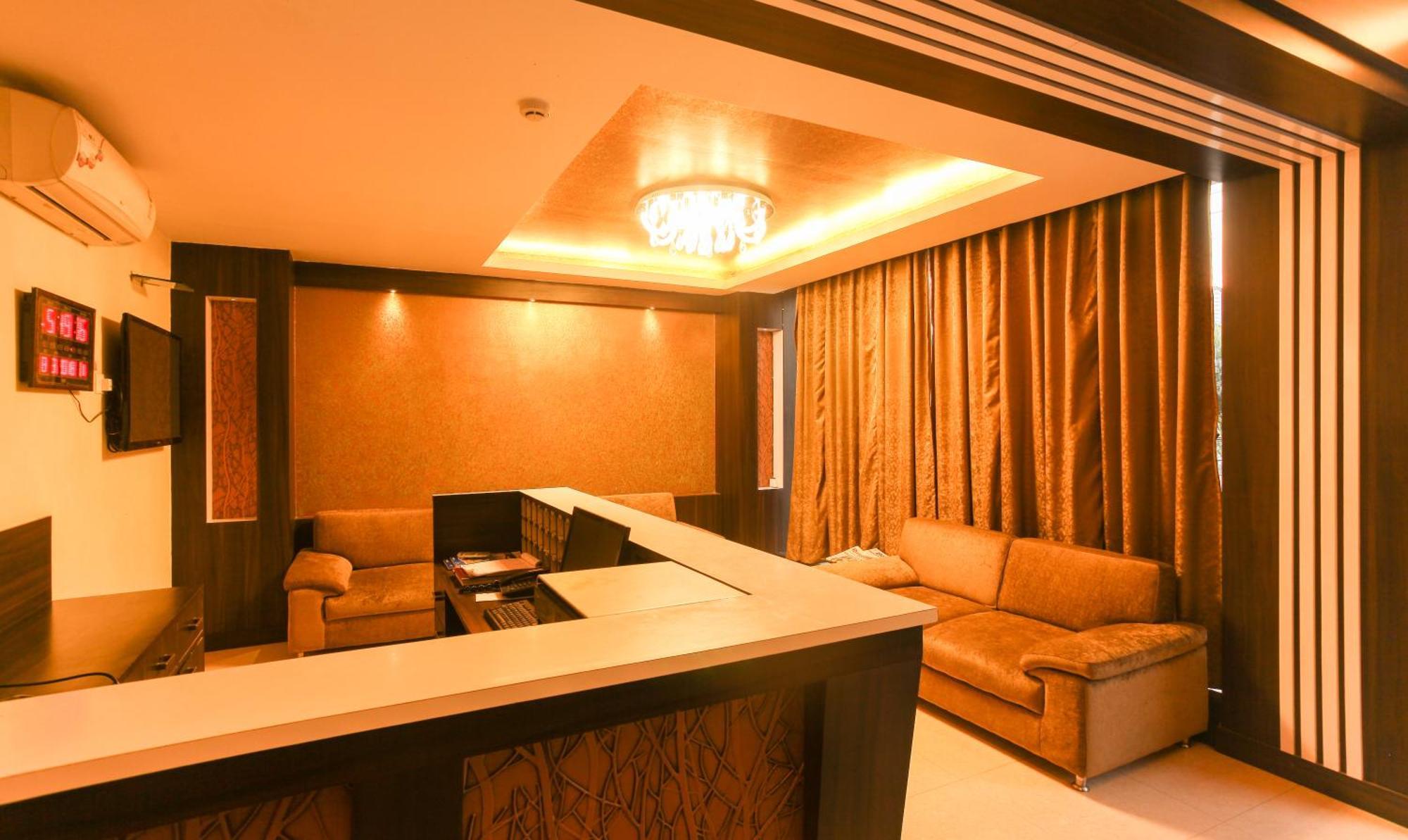 Hotel Janki International 3 Km From Kashi Vishwanath Temple Free Pickup From Railway Station Варанасі Екстер'єр фото