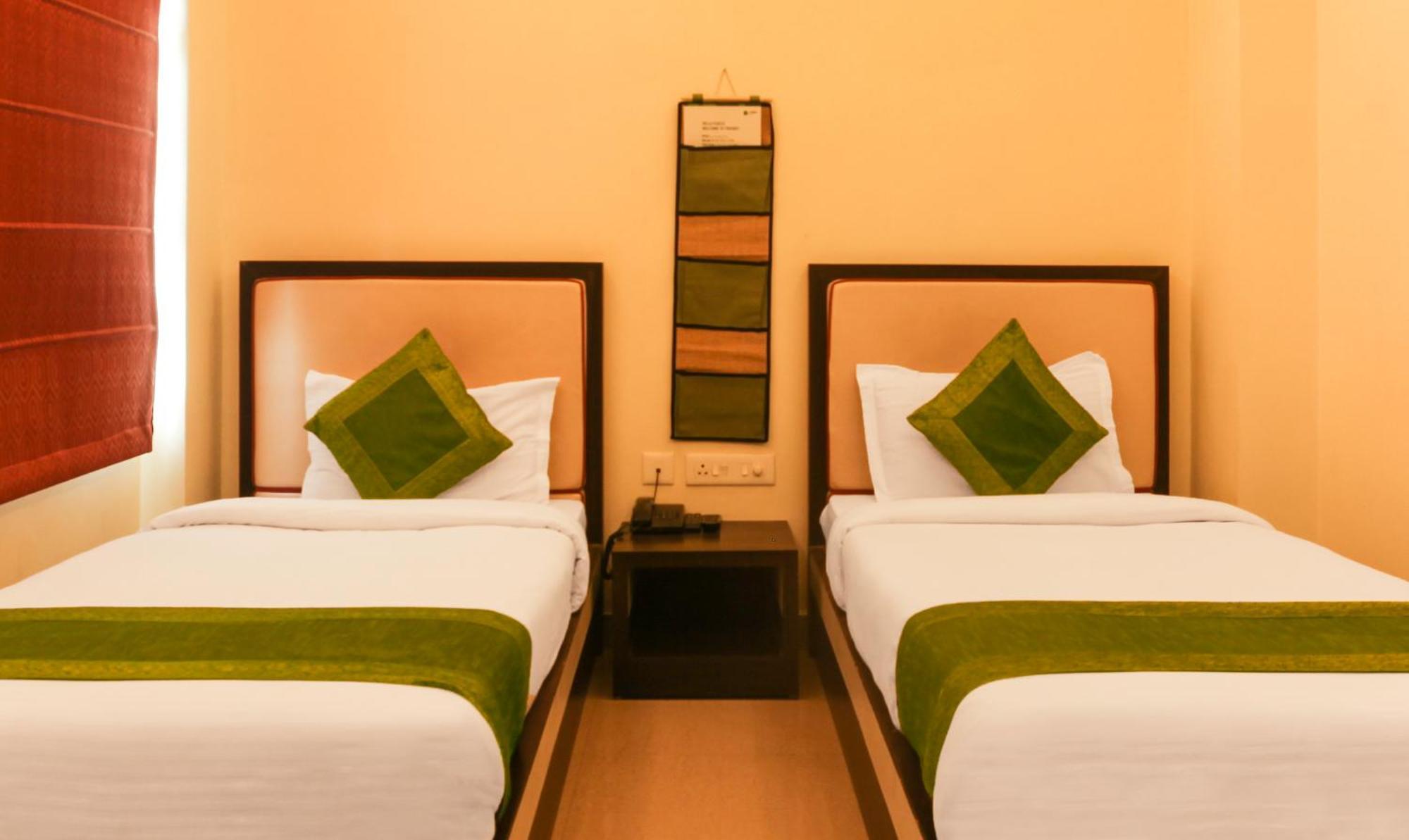 Hotel Janki International 3 Km From Kashi Vishwanath Temple Free Pickup From Railway Station Варанасі Екстер'єр фото