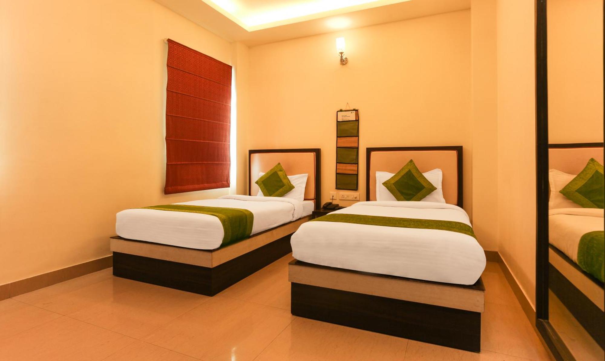 Hotel Janki International 3 Km From Kashi Vishwanath Temple Free Pickup From Railway Station Варанасі Екстер'єр фото