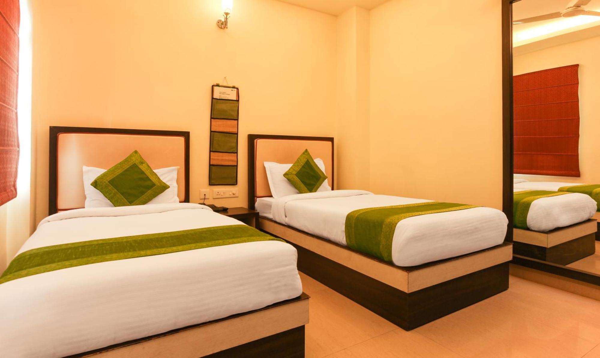 Hotel Janki International 3 Km From Kashi Vishwanath Temple Free Pickup From Railway Station Варанасі Екстер'єр фото