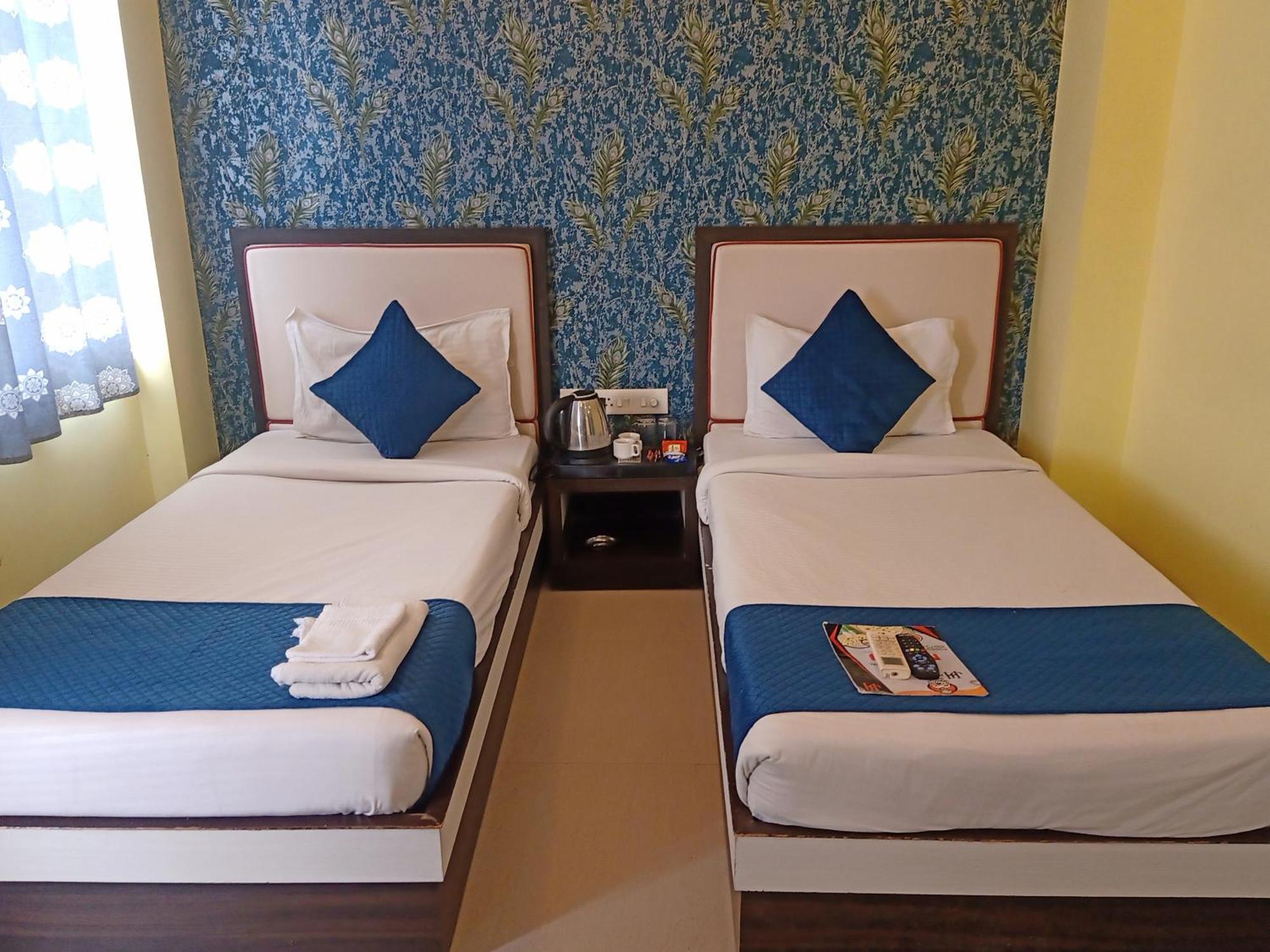 Hotel Janki International 3 Km From Kashi Vishwanath Temple Free Pickup From Railway Station Варанасі Екстер'єр фото