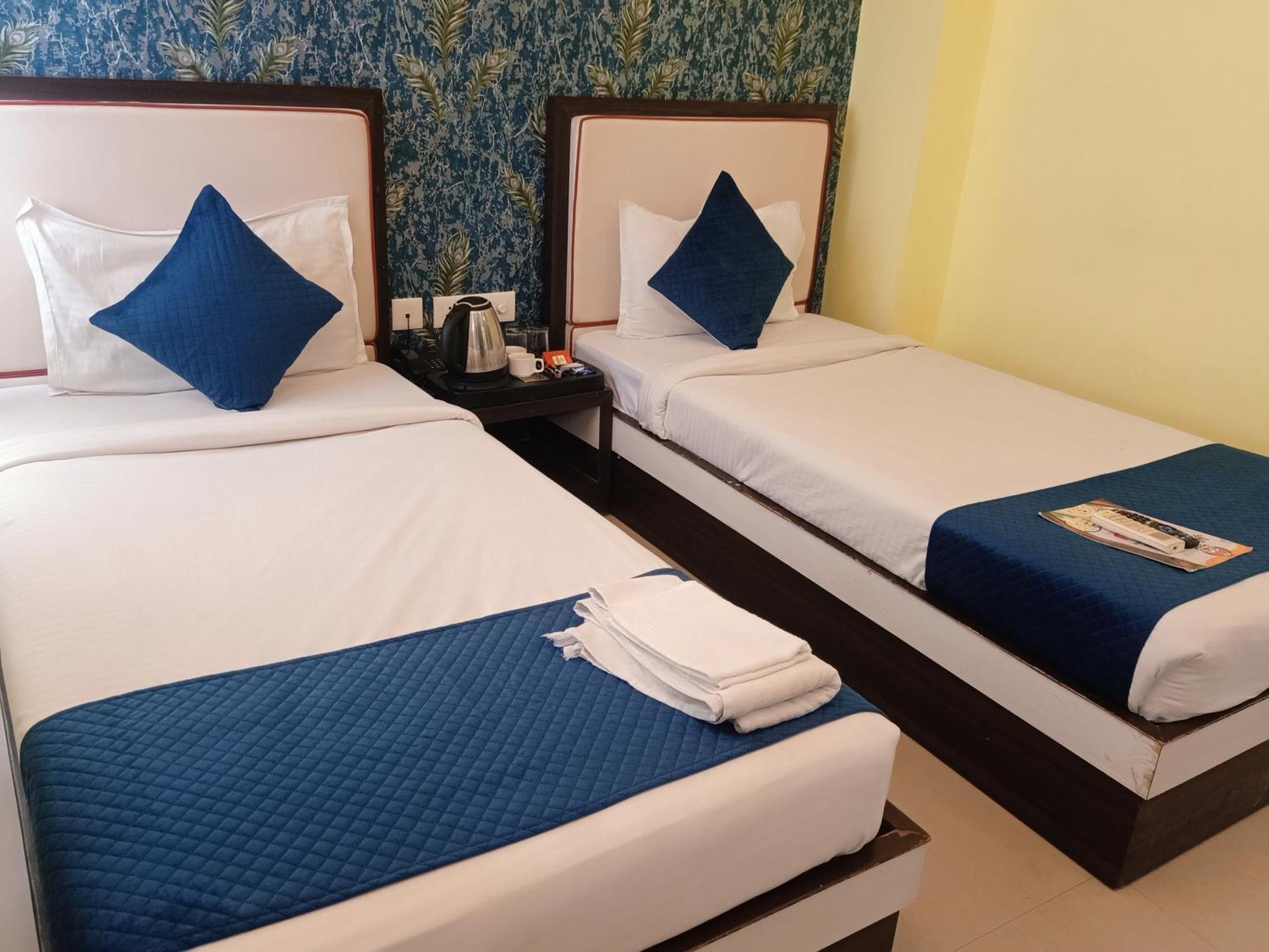 Hotel Janki International 3 Km From Kashi Vishwanath Temple Free Pickup From Railway Station Варанасі Екстер'єр фото