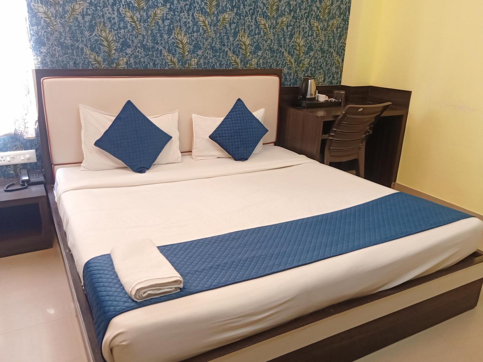 Hotel Janki International 3 Km From Kashi Vishwanath Temple Free Pickup From Railway Station Варанасі Екстер'єр фото